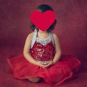 Dance dresses for kids up to 4 years old.
Very cute and good condition.